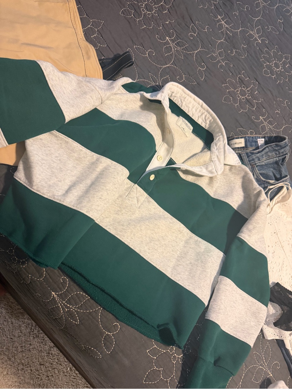 Abercrombie and Fitch sweatshirt Medium - Picture 6 of 7